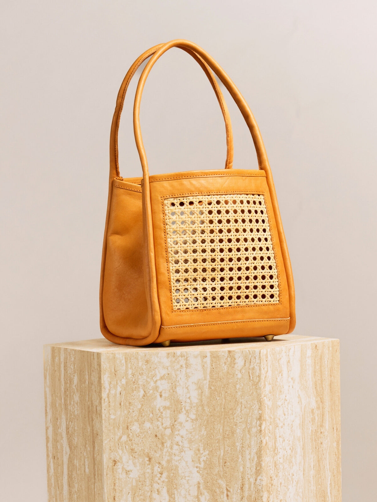 BOXY TOTE TAN