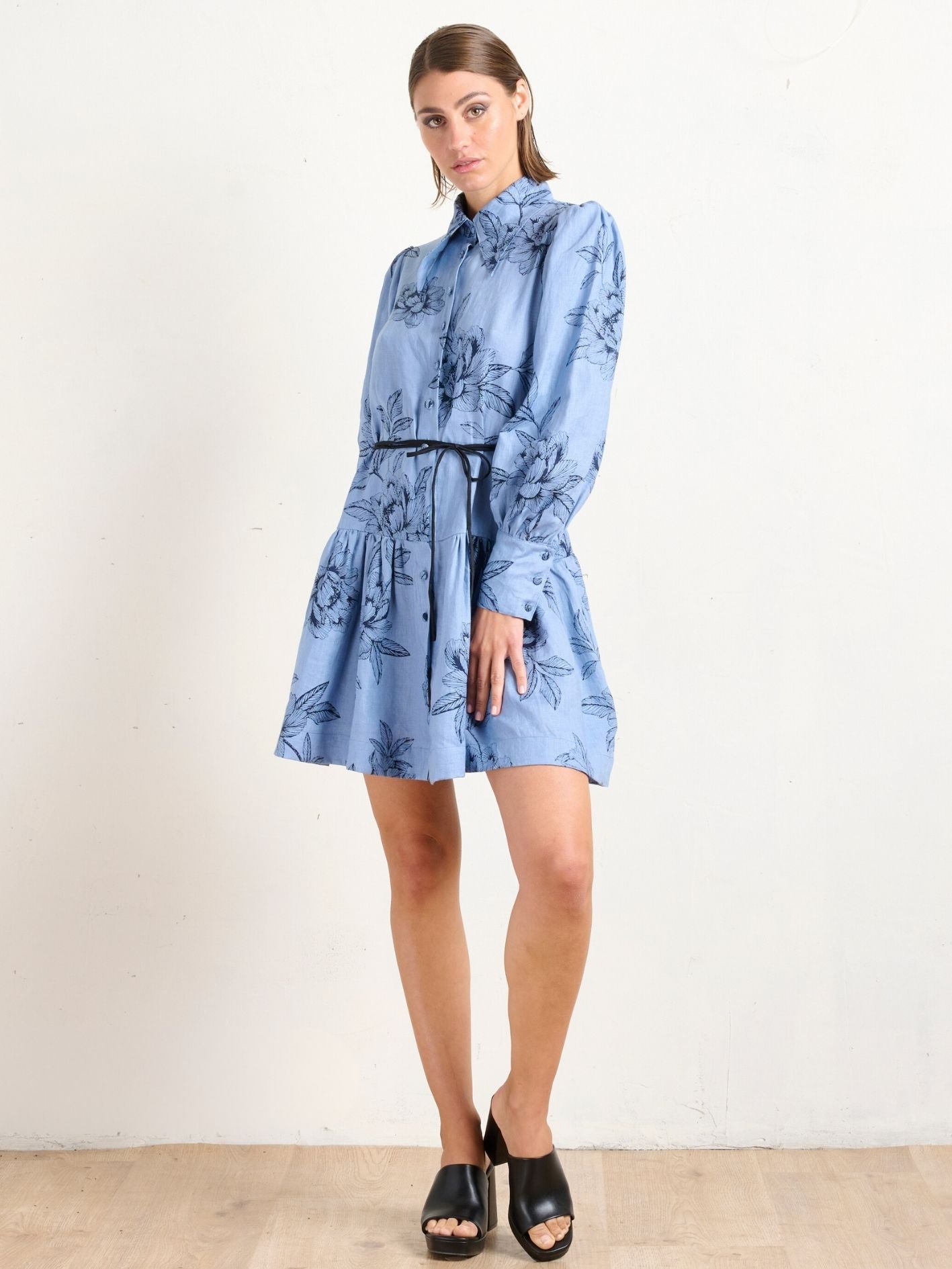 POINTED COLLAR MINI PEONIES BLUE