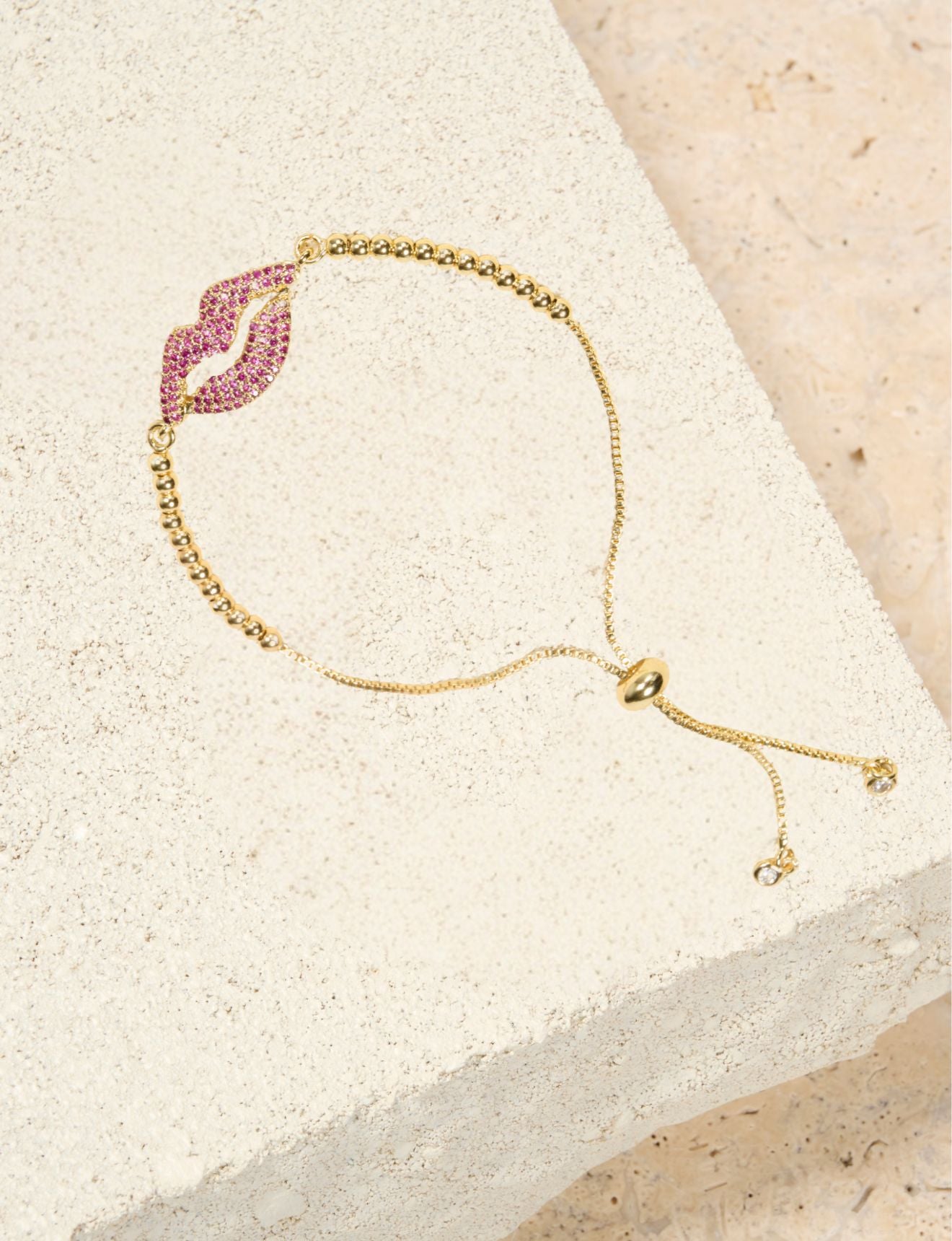 KISS ME GOLD BRACELET