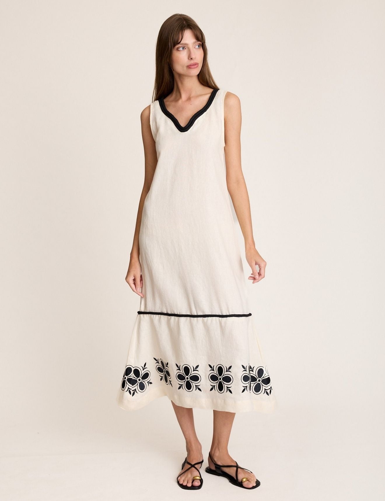 EMBROIDERED HEM DRESS CREME