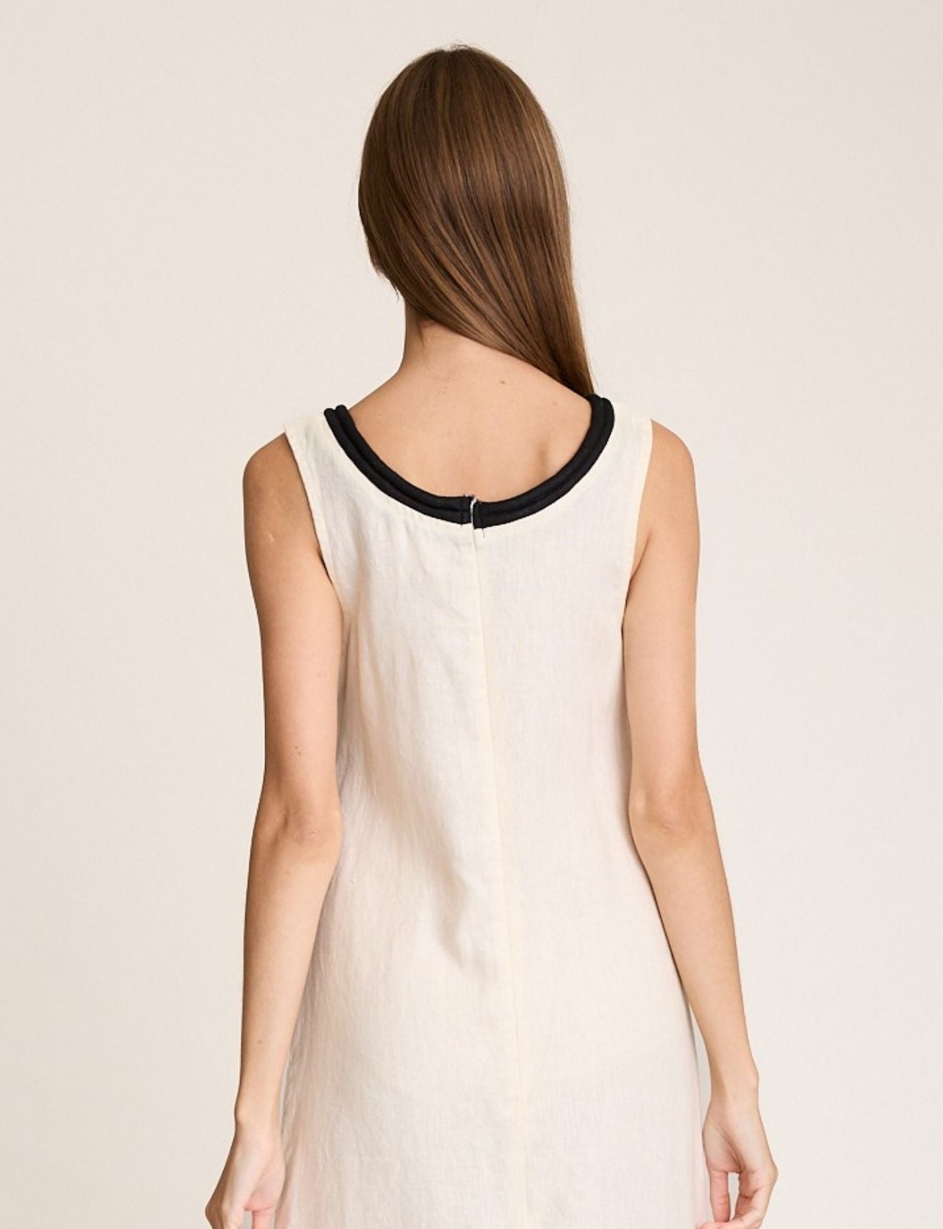 EMBROIDERED HEM DRESS CREME