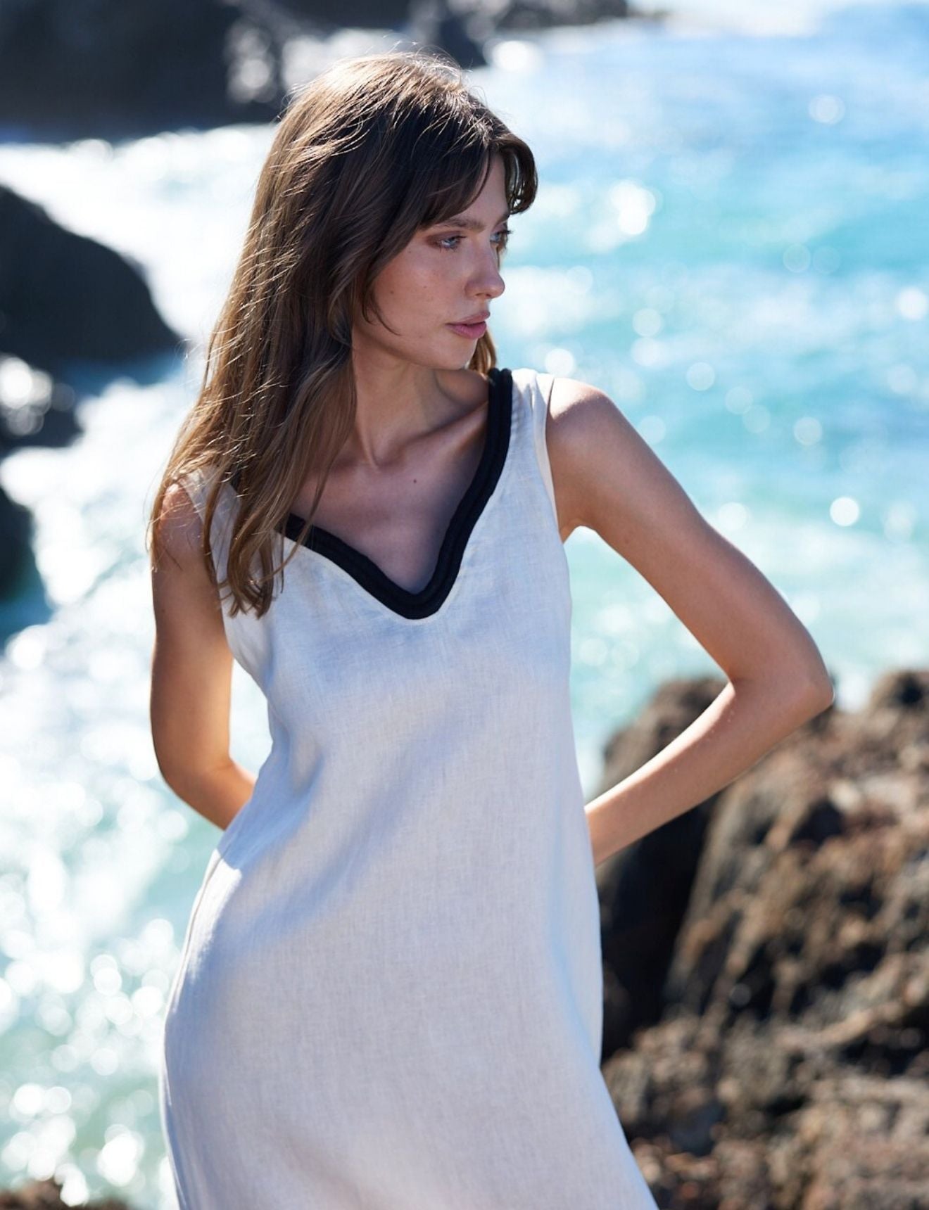 EMBROIDERED HEM DRESS CREME