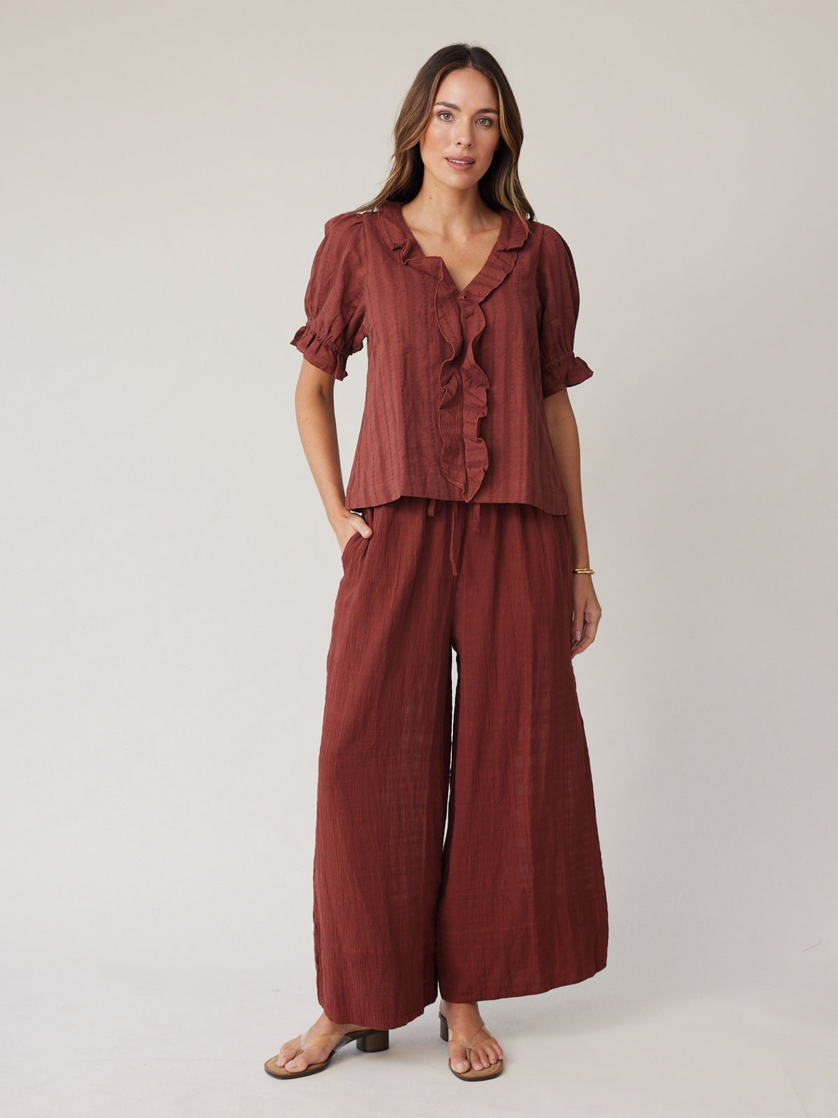 FLOUNCE BLOUSE MOCHA