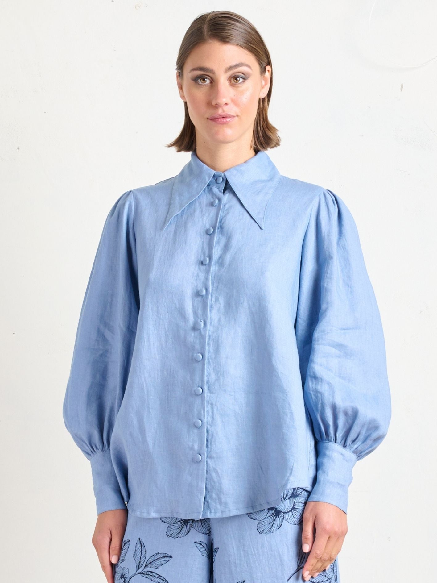 POINTED COLLAR BLOUSE ALLURE BLUE