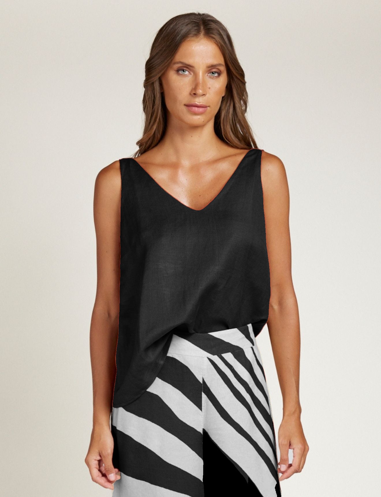 V BACK CAMI ONYX