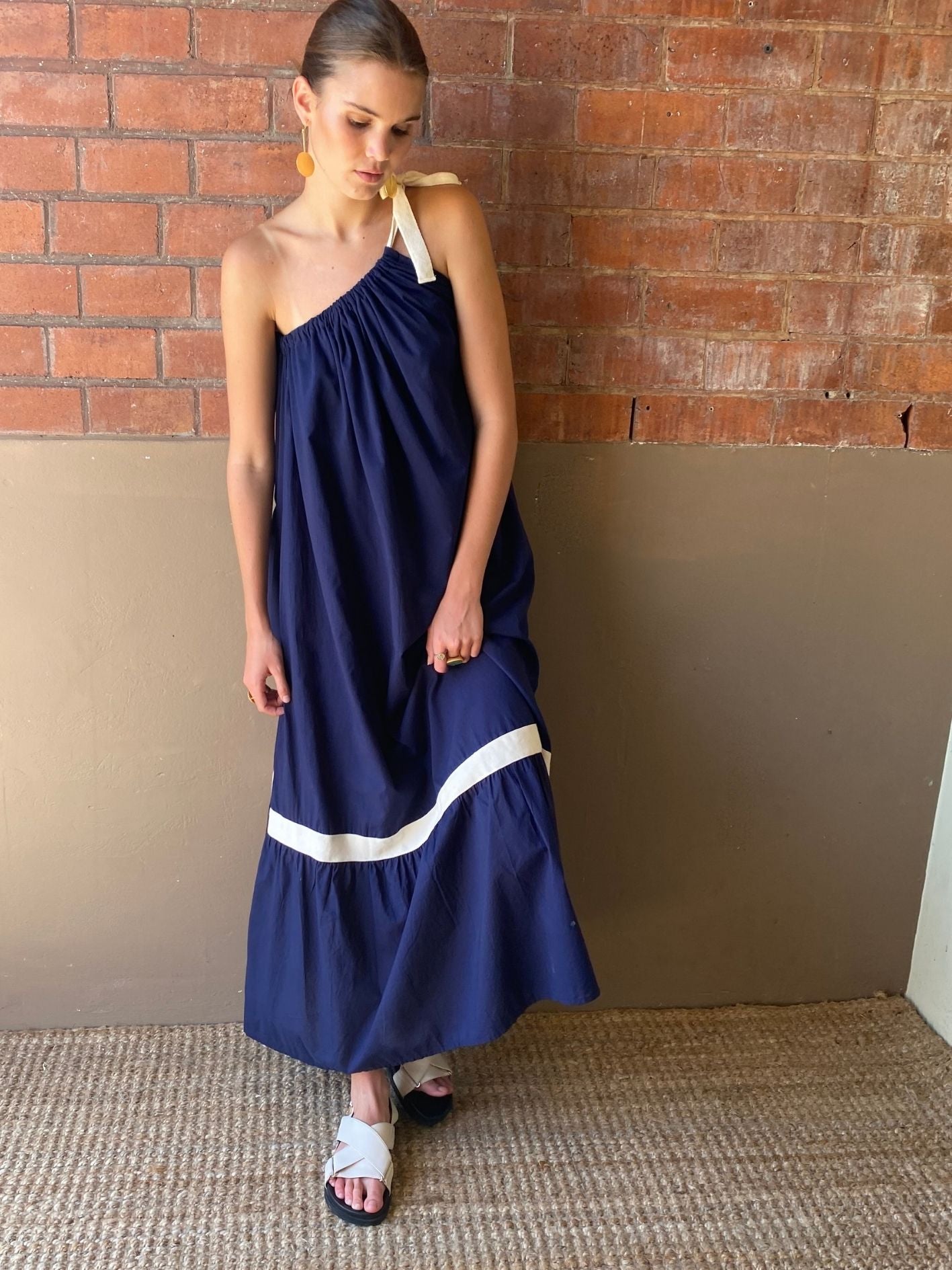 ONE SHOULDER MAXI DRESS NAVY